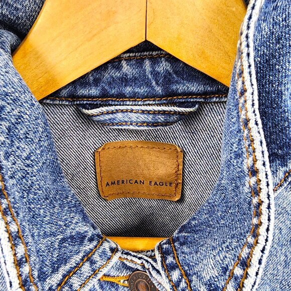 AE American Eagle Women's Jean Jacket Size XS Blue Denim Trucker Distressed - Picture 7 of 10